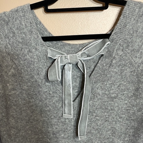 J. Crew V-back Sweater w/Velvet Tie Closure, Gray, XS, NWOT - Picture 3 of 6